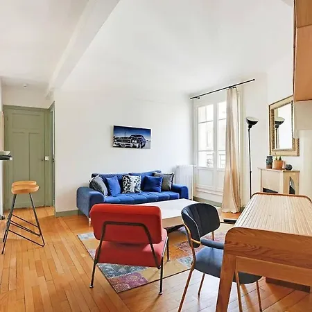 Beau T2 Avec Balcon Montmartre