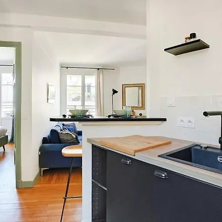Beau T2 Avec Balcon Montmartre Paryż