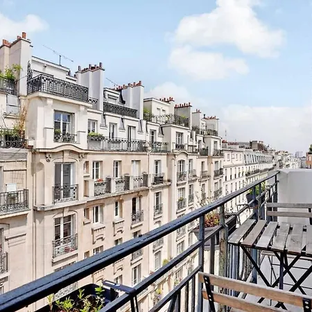 Beau T2 Avec Balcon Montmartre