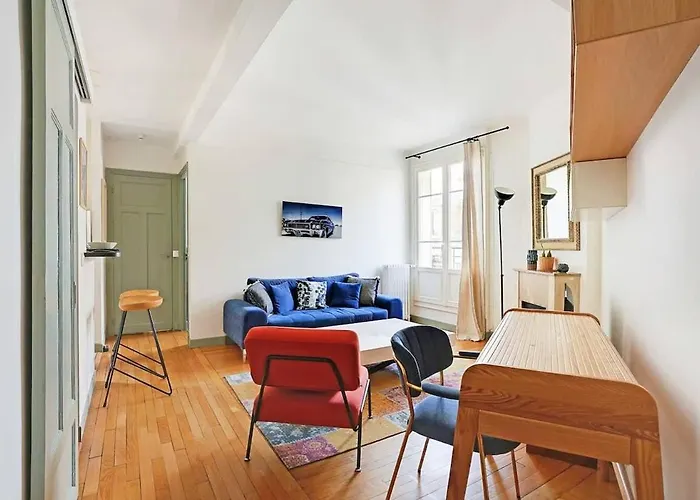 Beau T2 Avec Balcon Montmartre