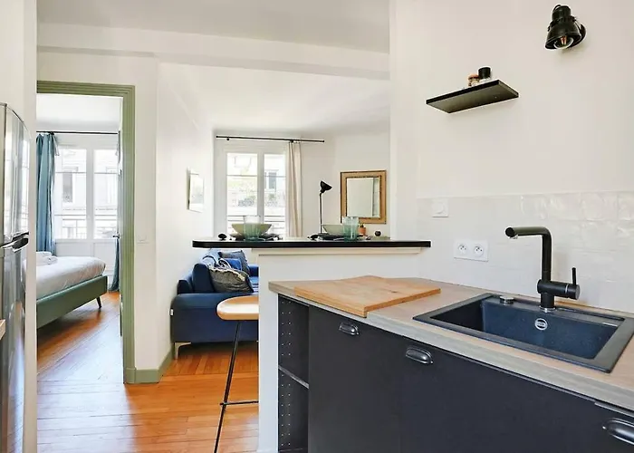 Beau T2 Avec Balcon Montmartre Paryż